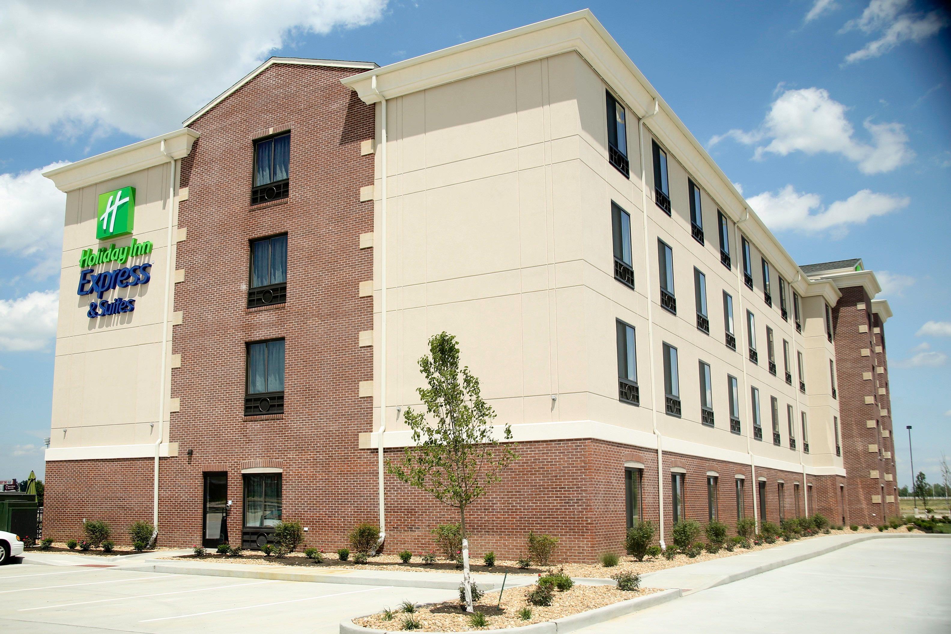 Holiday Inn Express & Suites Marion Northeast By Ihg Exteriör bild