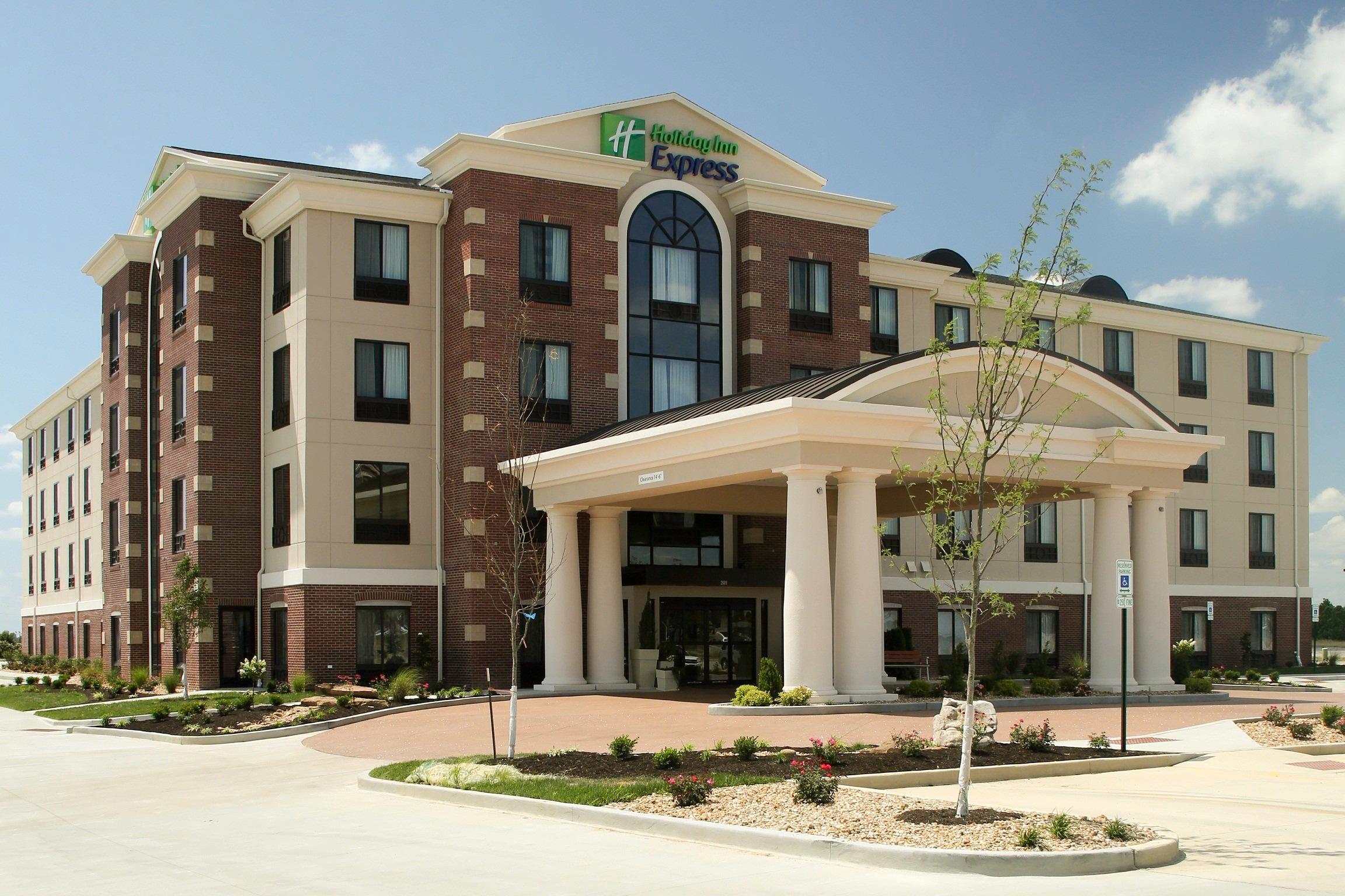 Holiday Inn Express & Suites Marion Northeast By Ihg Exteriör bild