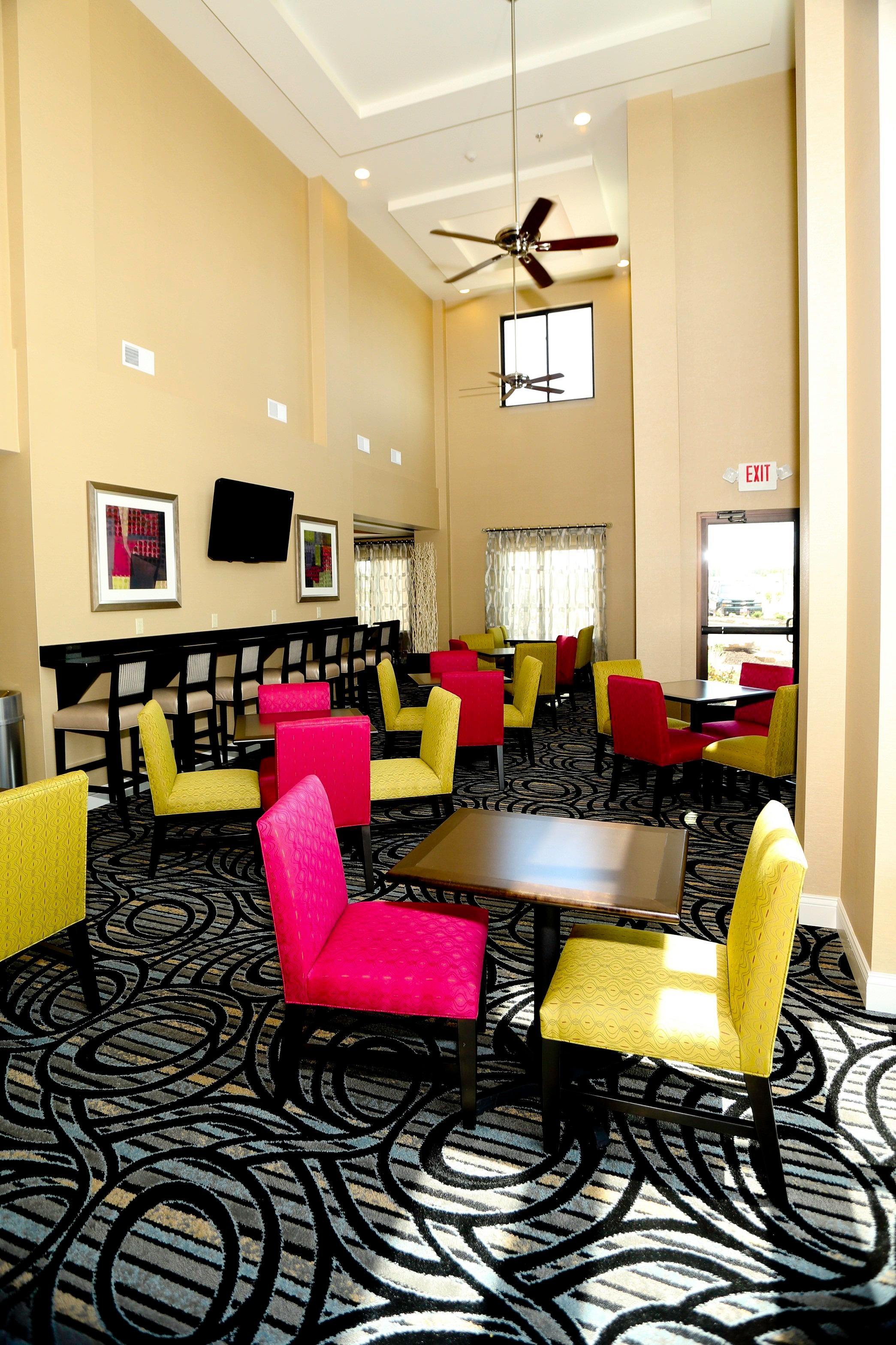 Holiday Inn Express & Suites Marion Northeast By Ihg Exteriör bild