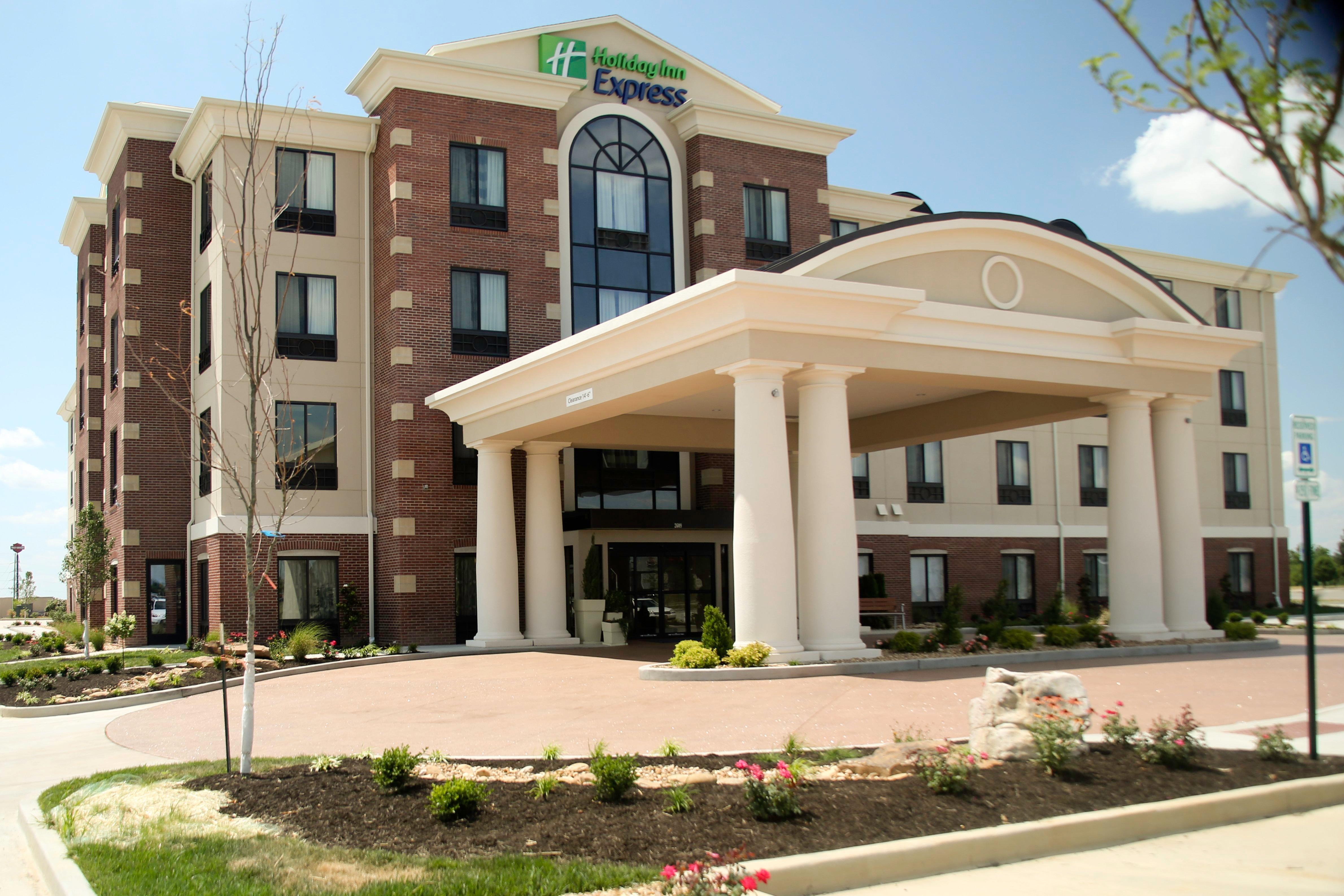 Holiday Inn Express & Suites Marion Northeast By Ihg Exteriör bild