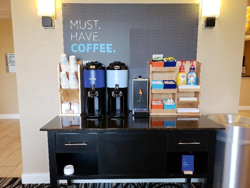 Holiday Inn Express & Suites Marion Northeast By Ihg Exteriör bild